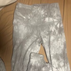 Small size grey and white marble garage brand leggings